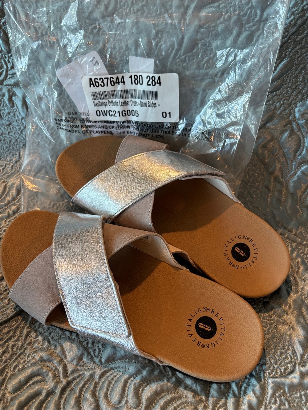 REVITALIGN Paloma Orthotic Silver Leather Cross-Strap Slide Sandals